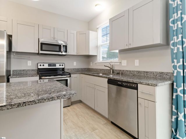 83 Huntress Drive, Greer, SC 29651