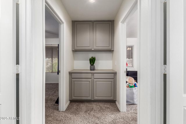 2859 E MILLBRAE Lane, Gilbert, AZ 85234