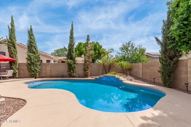 2859 E MILLBRAE Lane, Gilbert, AZ 85234