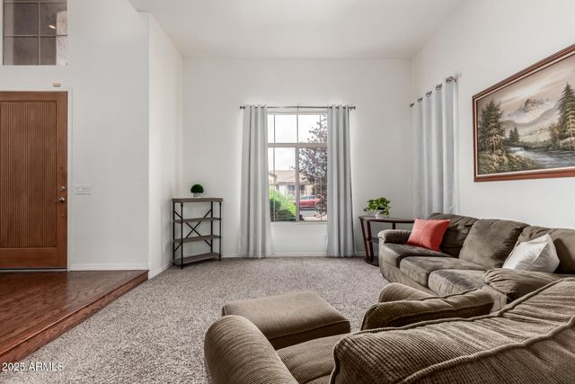 2859 E MILLBRAE Lane, Gilbert, AZ 85234