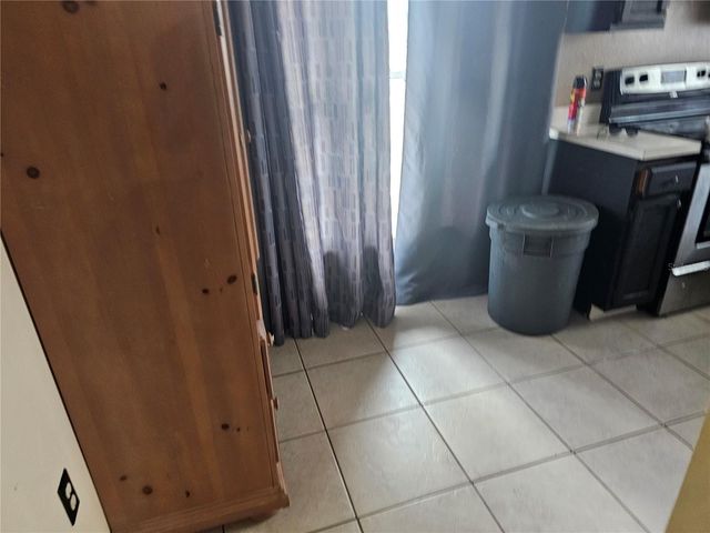 569 HUNTER CIRCLE, Kissimmee, FL 34758
