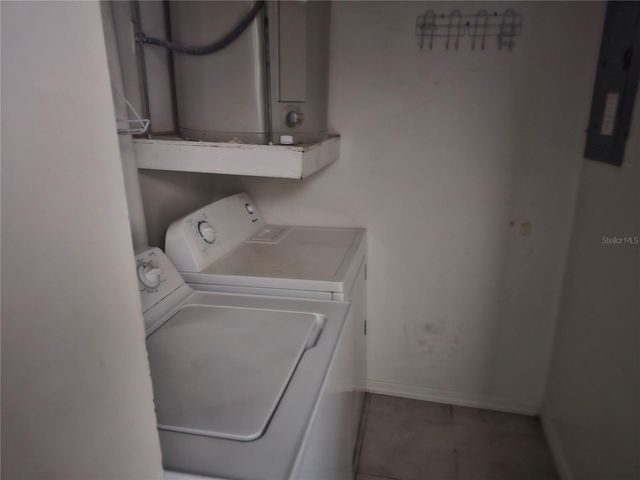 569 HUNTER CIRCLE, Kissimmee, FL 34758