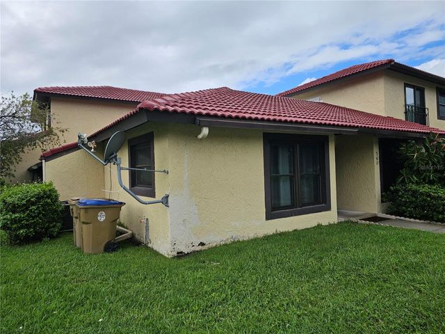 569 HUNTER CIRCLE, Kissimmee, FL 34758
