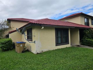 569 HUNTER CIRCLE, Kissimmee, FL 34758