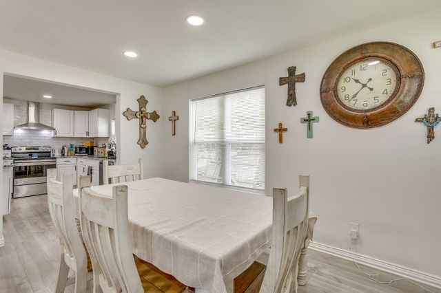 109 W Purdom Avenue, Alvarado, TX 76009
