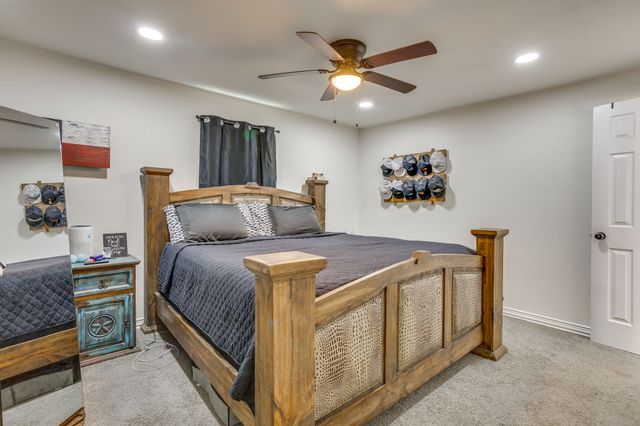 109 W Purdom Avenue, Alvarado, TX 76009