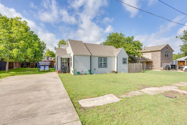 109 W Purdom Avenue, Alvarado, TX 76009