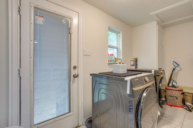 109 W Purdom Avenue, Alvarado, TX 76009