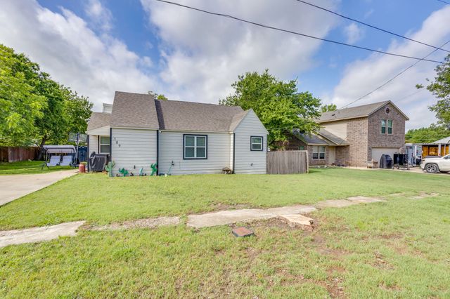 109 W Purdom Avenue, Alvarado, TX 76009
