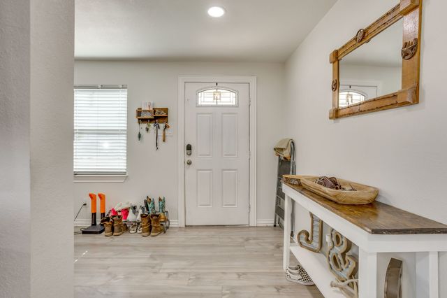 109 W Purdom Avenue, Alvarado, TX 76009