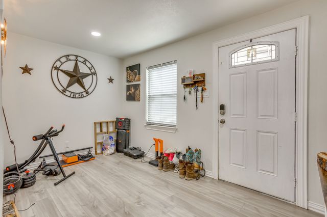 109 W Purdom Avenue, Alvarado, TX 76009