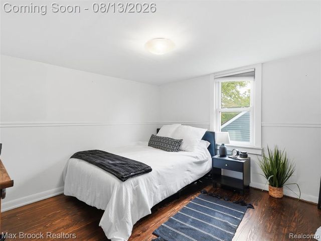 1216 W Windemere Avenue, Royal Oak, MI 48073