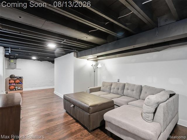 1216 W Windemere Avenue, Royal Oak, MI 48073