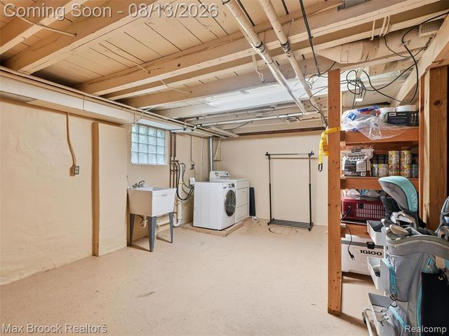 1216 W Windemere Avenue, Royal Oak, MI 48073