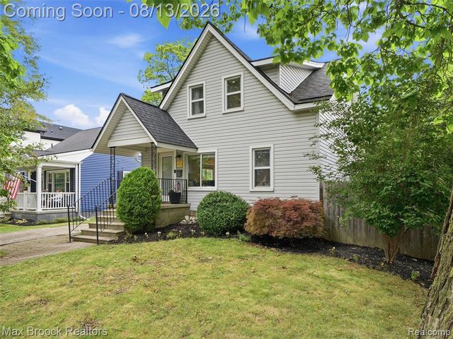 1216 W Windemere Avenue, Royal Oak, MI 48073