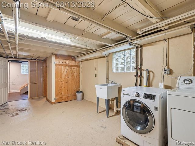 1216 W Windemere Avenue, Royal Oak, MI 48073