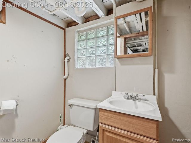 1216 W Windemere Avenue, Royal Oak, MI 48073