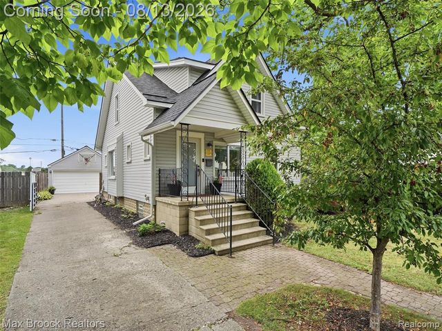 1216 W Windemere Avenue, Royal Oak, MI 48073