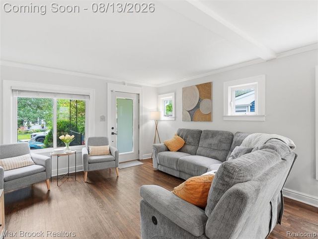 1216 W Windemere Avenue, Royal Oak, MI 48073
