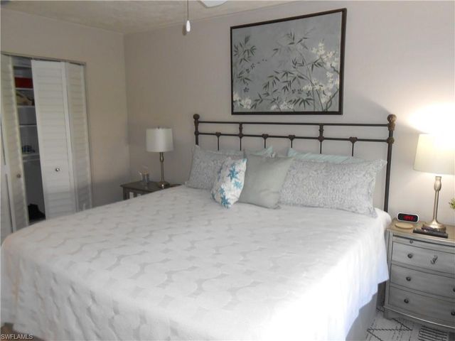 6 Aztec Lily LN, Lehigh Acres, FL 33936