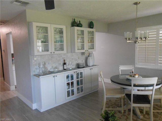 6 Aztec Lily LN, Lehigh Acres, FL 33936