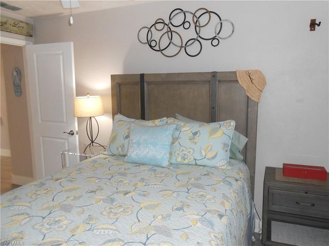 6 Aztec Lily LN, Lehigh Acres, FL 33936