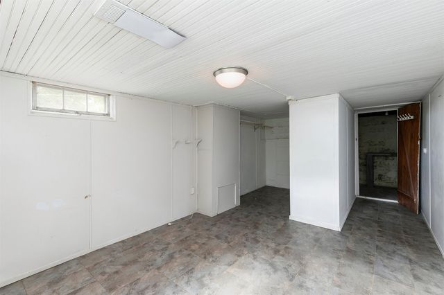 303 Virginia Avenue, Des Moines, IA 50315