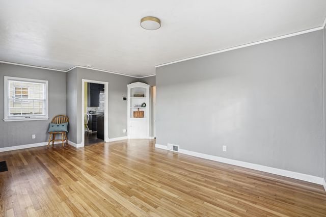 303 Virginia Avenue, Des Moines, IA 50315