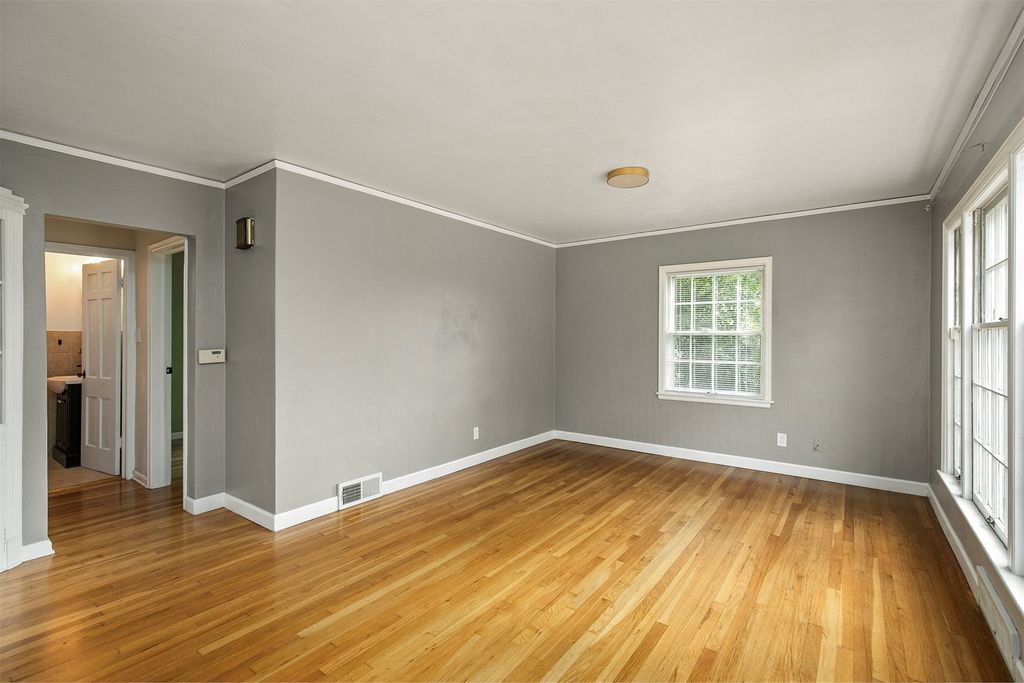 303 Virginia Avenue, Des Moines, IA 50315