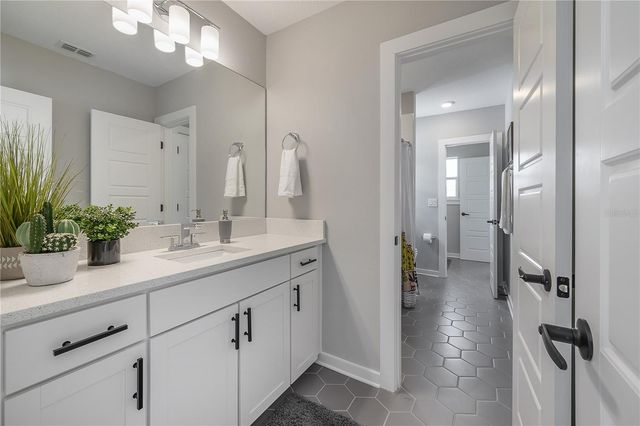 4402 W GRAY STREET 1, Tampa, FL 33609
