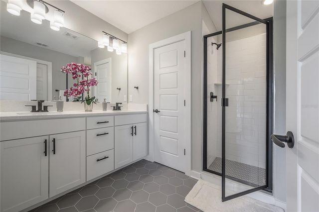 4402 W GRAY STREET 1, Tampa, FL 33609