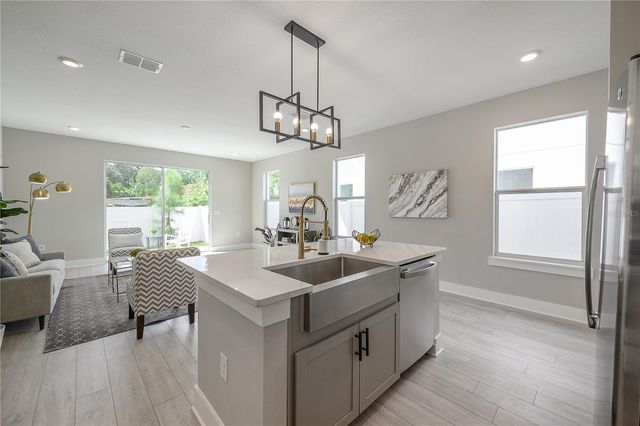 4402 W GRAY STREET 1, Tampa, FL 33609