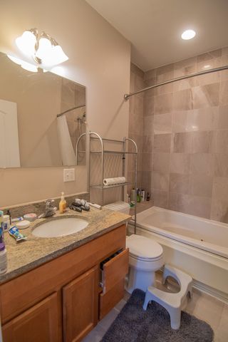 1430 N Maplewood Avenue 402, Chicago, IL 60622