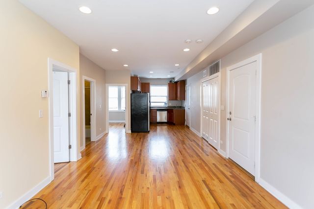 1430 N Maplewood Avenue 402, Chicago, IL 60622