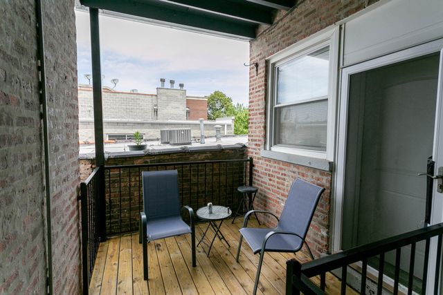 1430 N Maplewood Avenue 402, Chicago, IL 60622