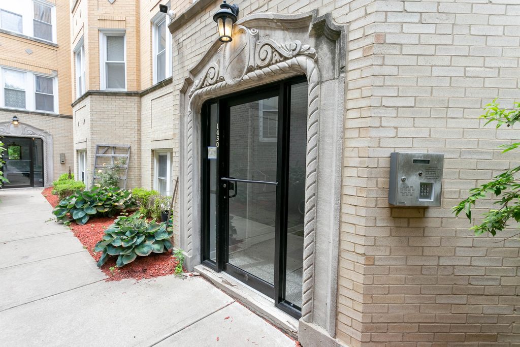 1430 N Maplewood Avenue 402, Chicago, IL 60622