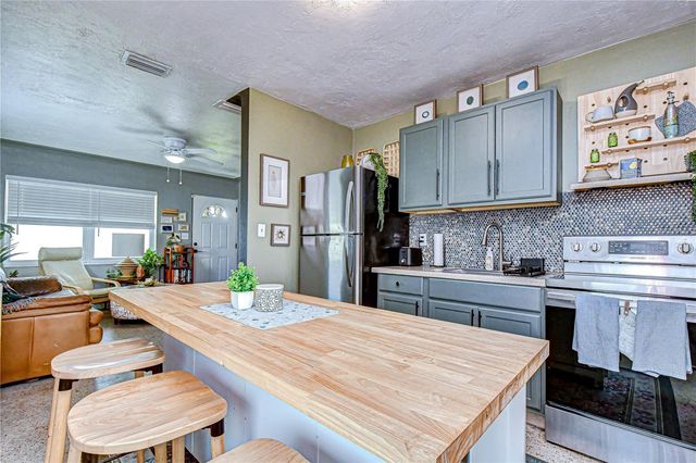 1611 28TH STREET S, St Petersburg, FL 33712