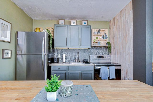 1611 28TH STREET S, St Petersburg, FL 33712