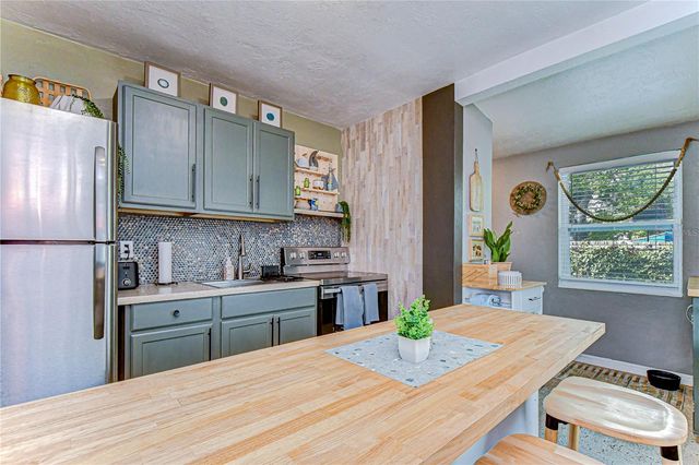 1611 28TH STREET S, St Petersburg, FL 33712