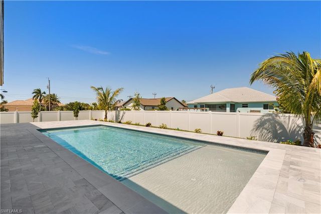 3321 SW 3rd LN, Cape Coral, FL 33991