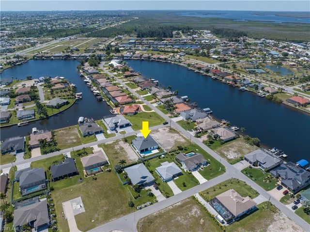 3321 SW 3rd LN, Cape Coral, FL 33991