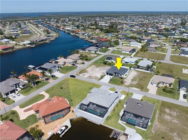 3321 SW 3rd LN, Cape Coral, FL 33991