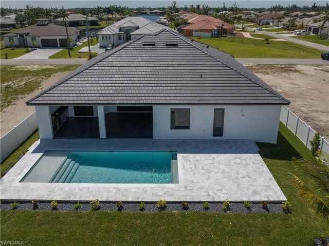 3321 SW 3rd LN, Cape Coral, FL 33991