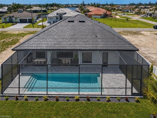 3321 SW 3rd LN, Cape Coral, FL 33991