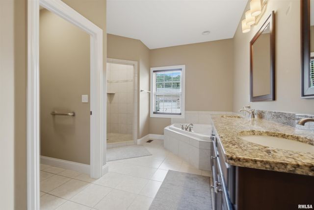 2612 W Lake Pointe Terrace, Peoria, IL 61614