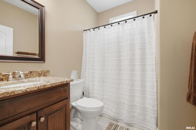2612 W Lake Pointe Terrace, Peoria, IL 61614