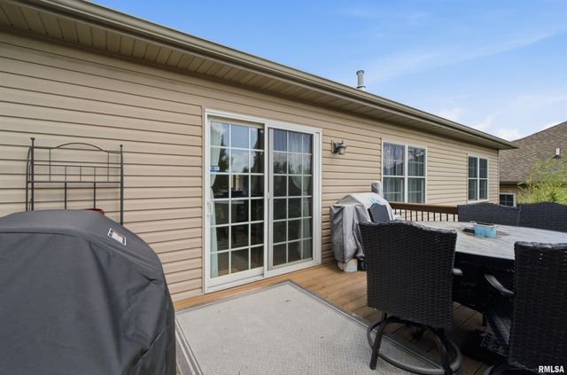 2612 W Lake Pointe Terrace, Peoria, IL 61614