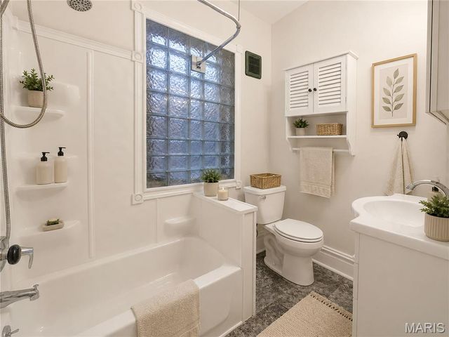 6216 Virginia Avenue, St Louis, MO 63111