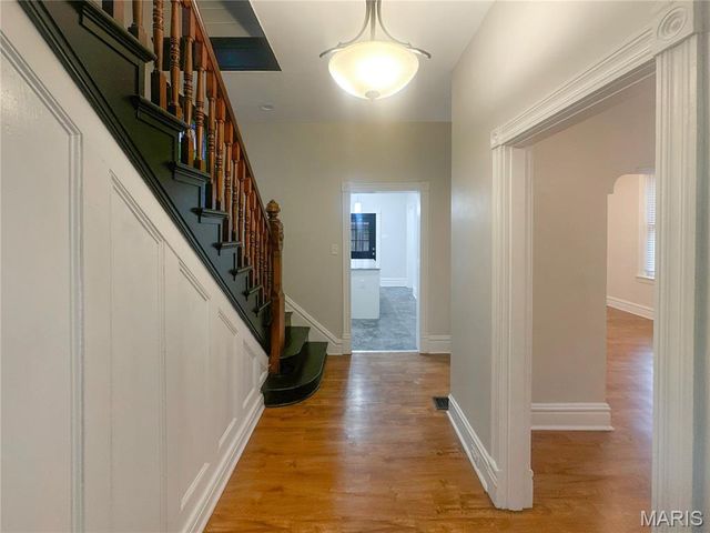 6216 Virginia Avenue, St Louis, MO 63111