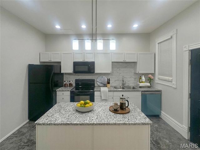 6216 Virginia Avenue, St Louis, MO 63111